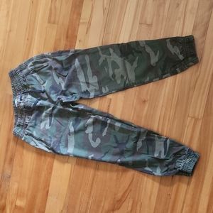TNA Aritzia Alix Camo Jogger - Zip Pockets, Cinched Ankles